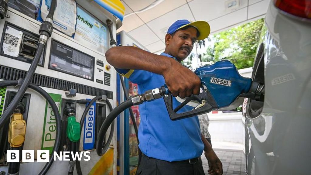 Oil prices jump after US launches new attacks on Iran 3 Oil prices jump after US launches new attacks on Iran