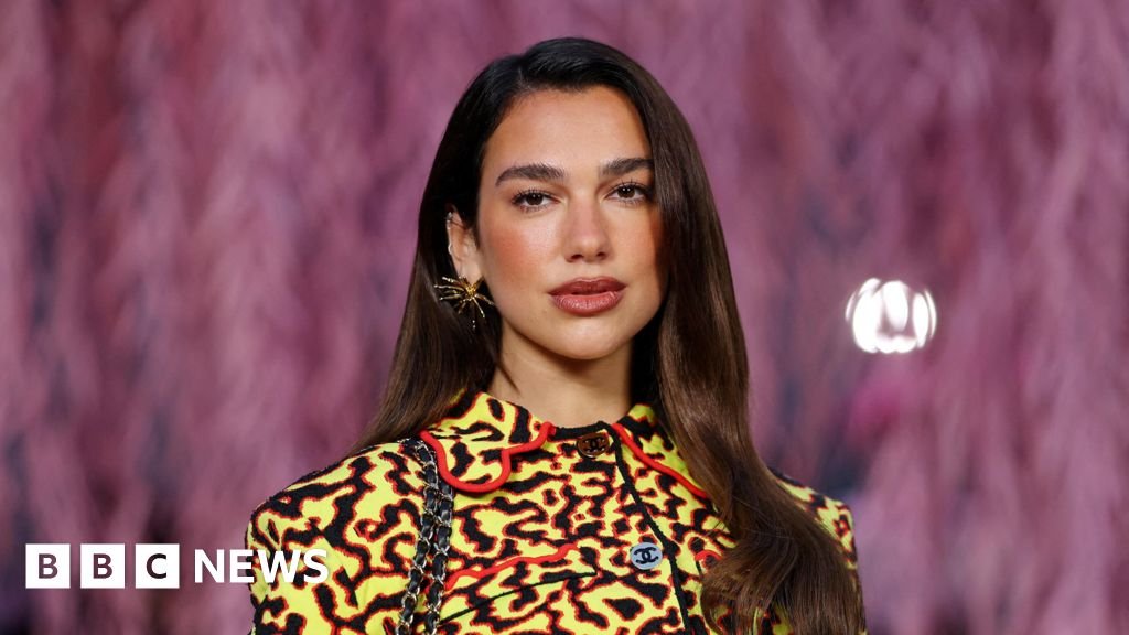 Dua Lipa sues Samsung for $15m over use of her image on TV boxes 6 Dua Lipa sues Samsung for $15m over use of her image on TV boxes