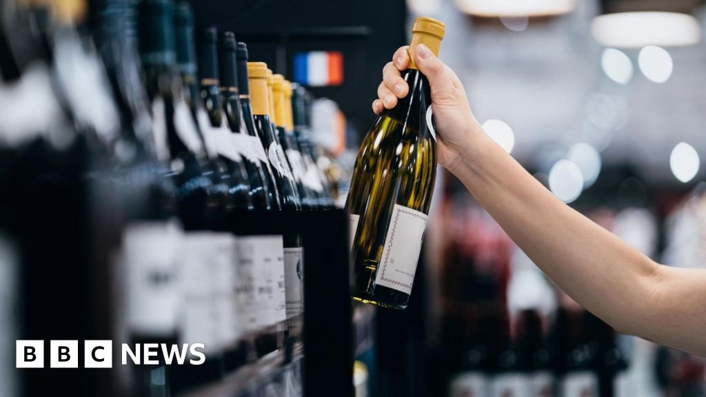 UK alcohol deaths fall for first time since Covid pandemic 10 UK alcohol deaths fall for first time since Covid pandemic