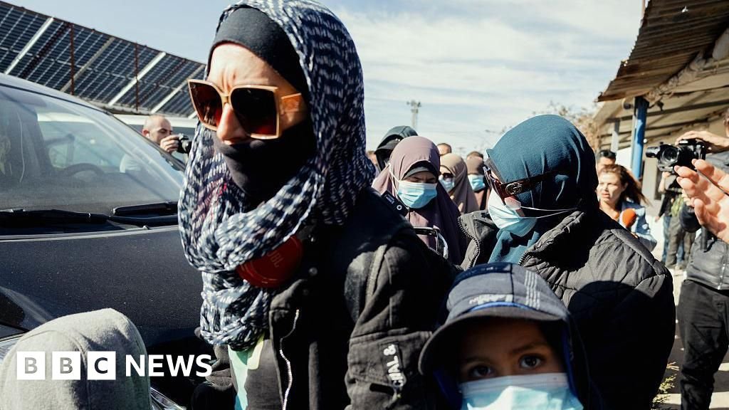 Islamic State-linked women arrested in Australia on return from Syria 18 Islamic State-linked women arrested in Australia on return from Syria