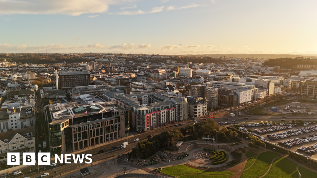 Average Jersey house price falls by 5%, report shows 5 Average Jersey house price falls by 5%, report shows
