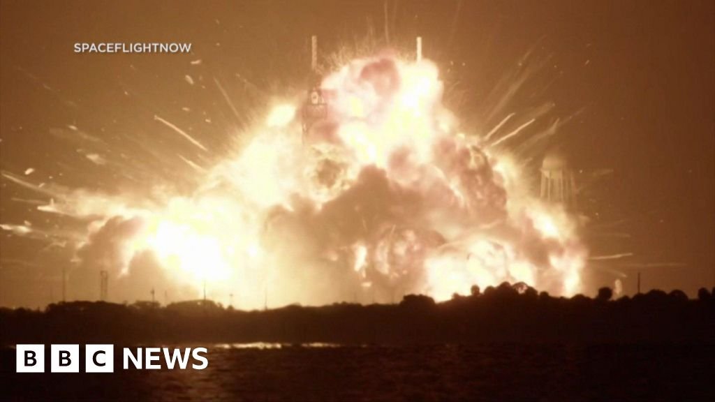 Blue Origin rocket explosion could damage Nasas Moon timetable 13 Blue Origin rocket explosion could damage Nasa's Moon timetable