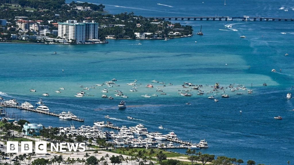 Miami: Suspected boat explosion injures 11 4 Miami: Suspected boat explosion injures 11