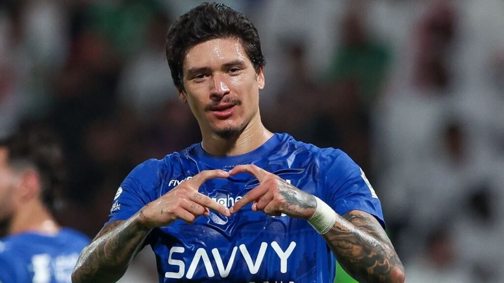Transfer rumors, news: Could free-agent Darwin Núñ... 26 Transfer rumors, news: Could free-agent Darwin Núñ...