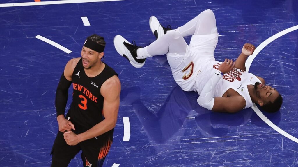 Hart-led Knicks beat Cavs, seize 2-0 series lead 4 Hart-led Knicks beat Cavs, seize 2-0 series lead