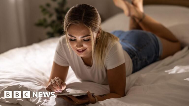 Single 20-somethings need AI to make first move on dating apps, says Hinge boss