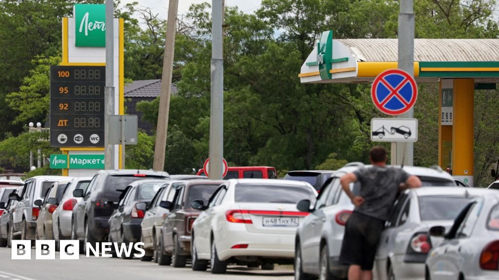 Fuel sales halted in occupied Crimea as Ukraine targets oil facilities 3 Fuel sales halted in occupied Crimea as Ukraine targets oil facilities