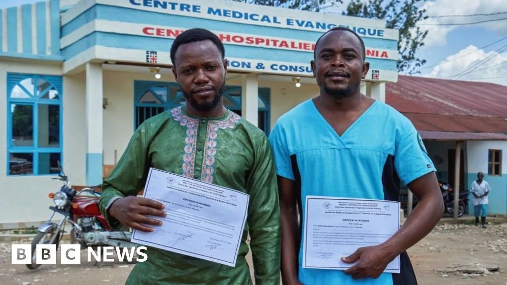 Ebola outbreak: DR Congo celebrates recovery of five nurses 4 Ebola outbreak: DR Congo celebrates recovery of five nurses