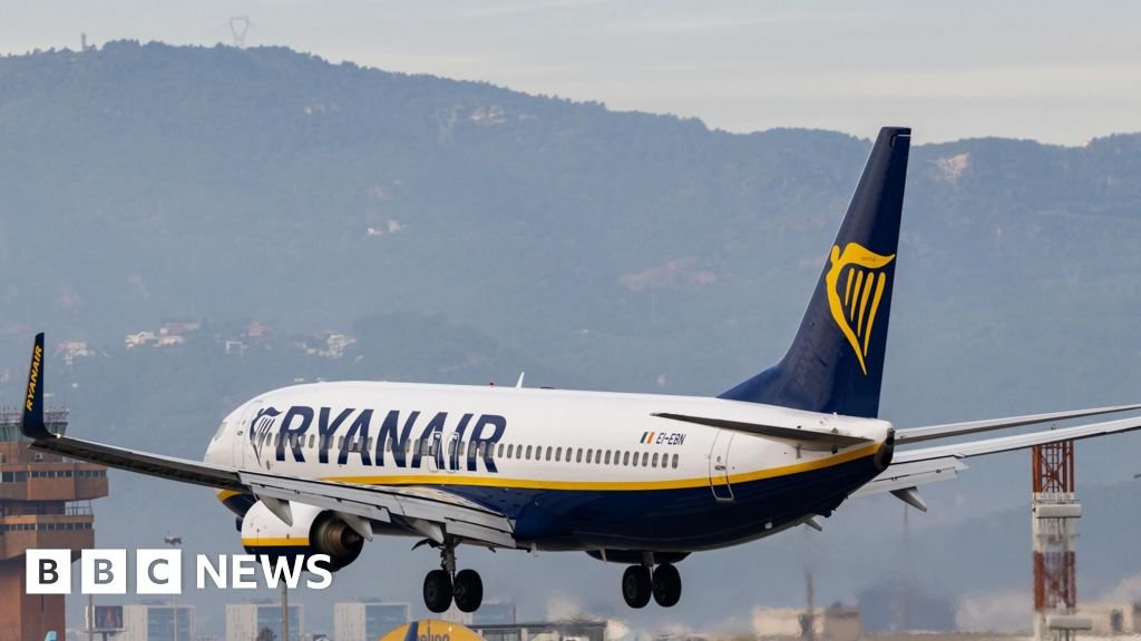 Ryanair investigated over charging parents to sit with children 7 Ryanair investigated over charging parents to sit with children