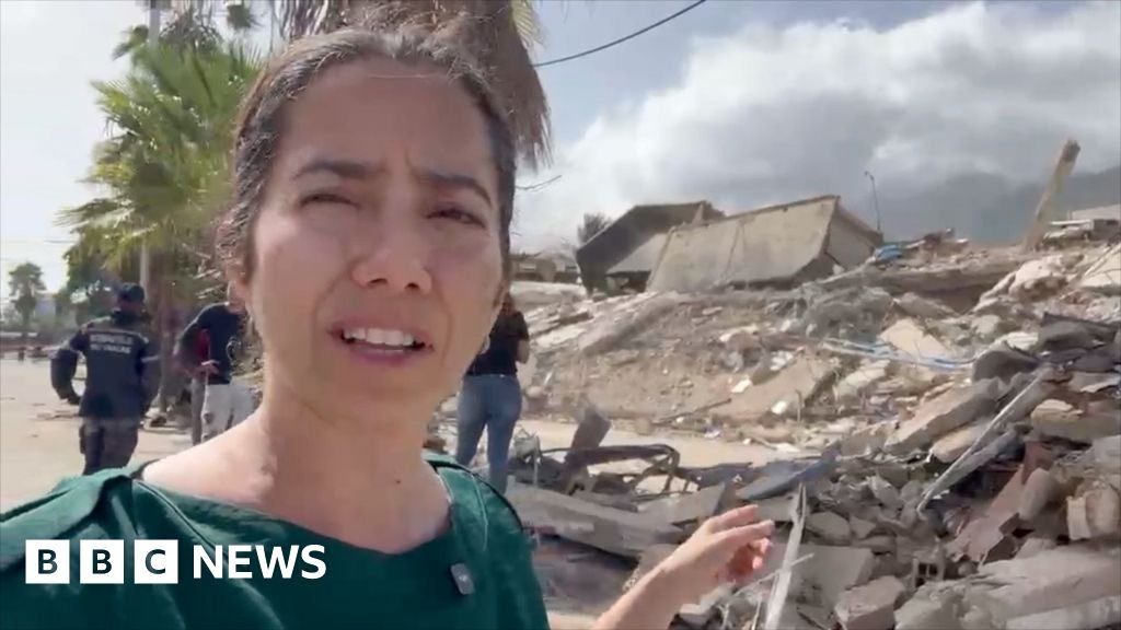 BBC reports from La Guaira, one of Venezuelas worst-hit areas 17 BBC reports from La Guaira, one of Venezuela's worst-hit areas