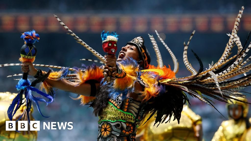World Cup kicks off in Mexico with Shakira, performers and vibrant fans 4 World Cup kicks off in Mexico with Shakira, performers and vibrant fans