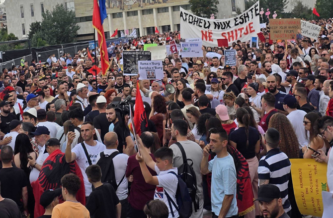 Albania: Protests Against Ivanka Trump–Jared Kushner Resort Project Enter 13th Day 4 albania protest 01 d