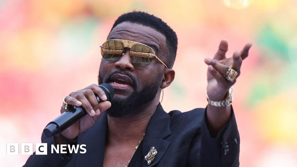 Fally Ipupas pride at being given top honour by DR Congo President Félix Tshisekedi 19 Fally Ipupa's pride at being given top honour by DR Congo President Félix Tshisekedi