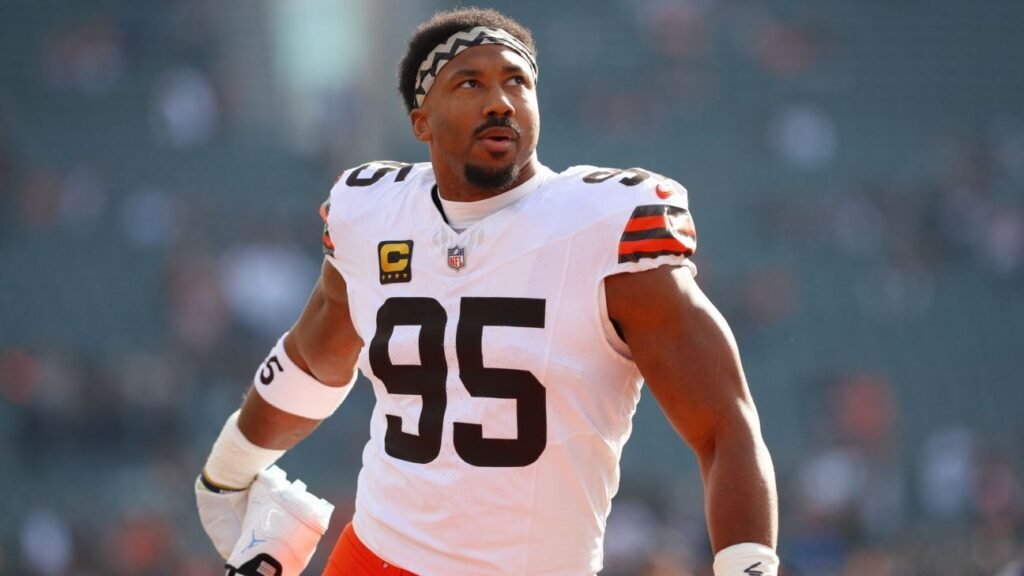 Sources: Garrett traded to Rams in blockbuster 25 Sources: Garrett traded to Rams in blockbuster