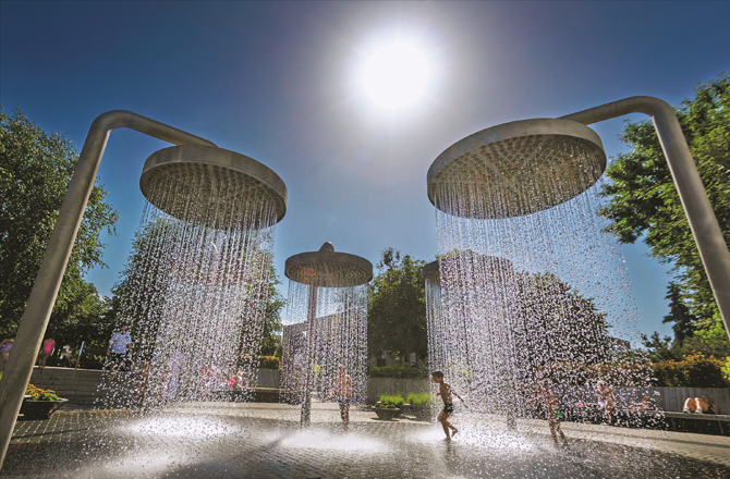 Europe in the Grip of Deadly Heatwave: Over 1,000 Dead in France, Records Shattered Across the Continent 3 world 29626 d