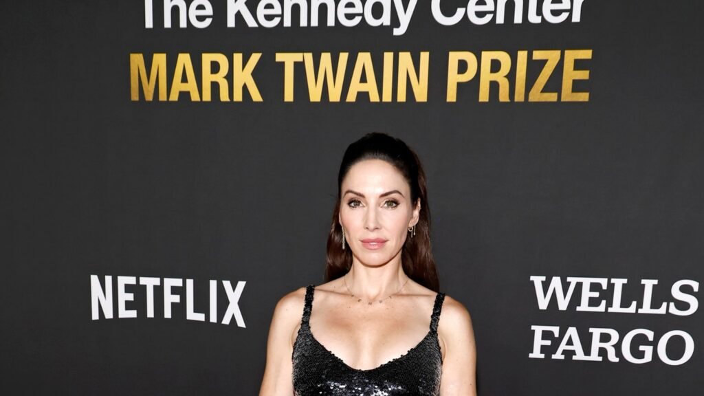 No, Netflix Didnt Cut a Trump Joke From Whitney Cummings Set at Mark Twain Prize Ceremony 20 No, Netflix Didn’t Cut a Trump Joke From Whitney Cummings’ Set at Mark Twain Prize Ceremony
