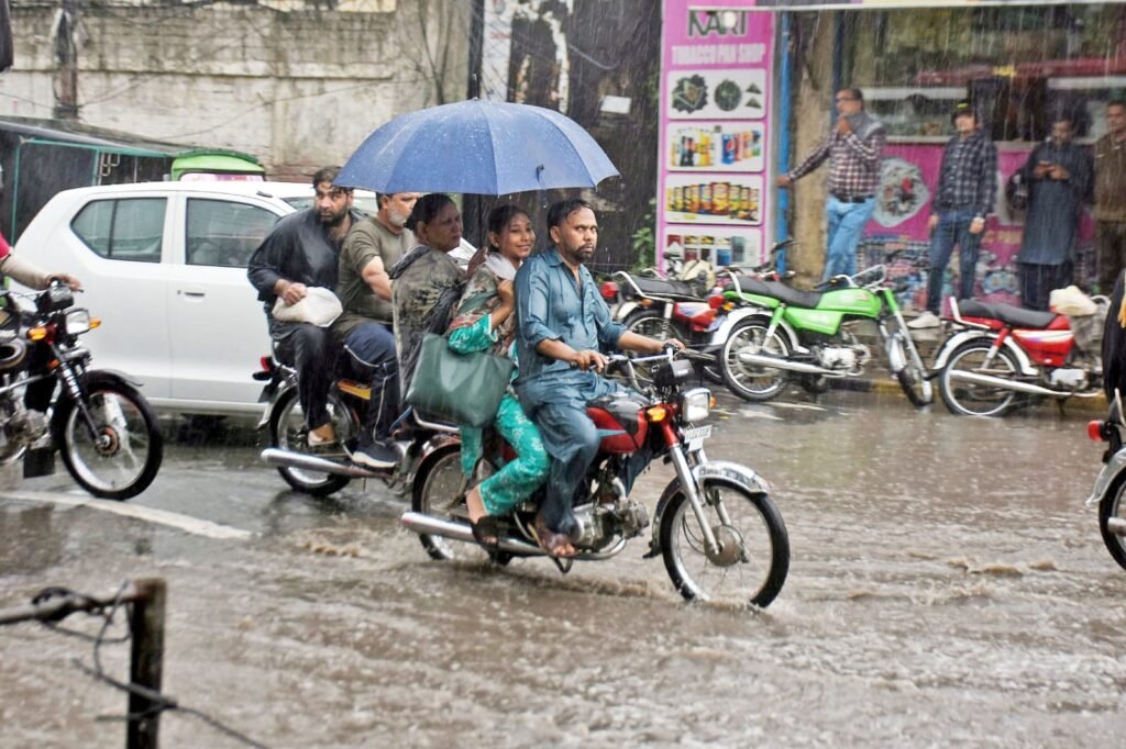Bilal Yasin Reviews Drainage Operations as Monsoon Rains Lash Punjab 42 IMG 20260722 WA2593