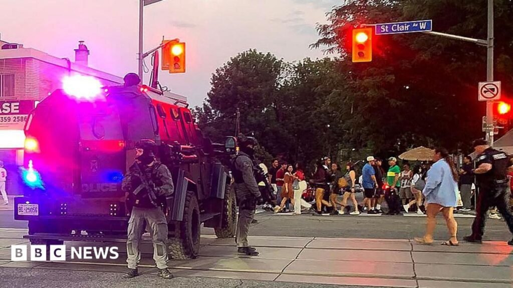 At least two killed in Toronto street festival shooting 4 At least two killed in Toronto street festival shooting