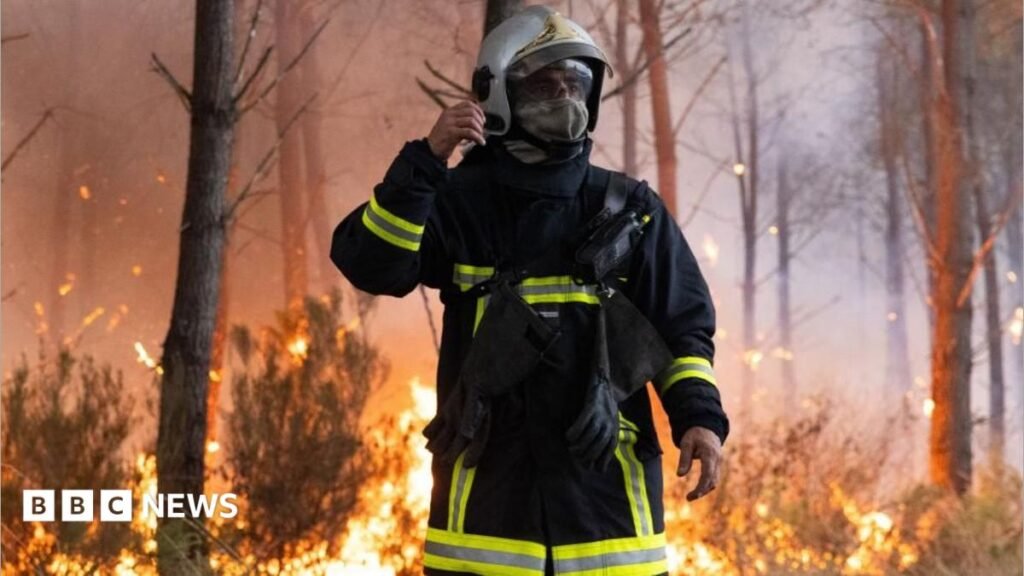 Wildfire now nine miles away from French city of Bordeaux, mayor warns 13 Wildfire now nine miles away from French city of Bordeaux, mayor warns