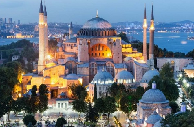 Turkey: Hagia Sophia Mosque Marks Sixth Anniversary with Over 30 Million Visitors 4 su 250626 d