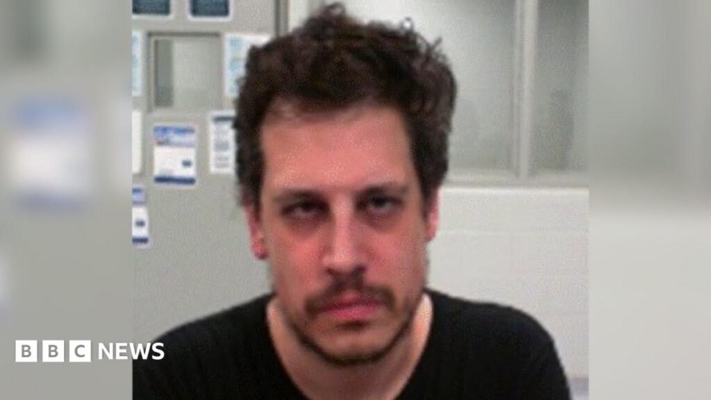 Right-wing commentator Milo Yiannopoulos deported from US to UK 4 Right-wing commentator Milo Yiannopoulos deported from US to UK