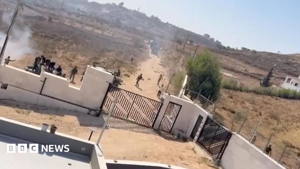 Israeli settlers besieging Palestinian families in West Bank village 17 Israeli settlers besieging Palestinian families in West Bank village