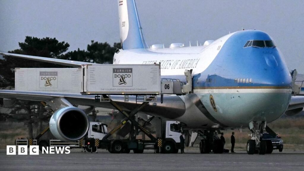 Trump hid in catering truck in secret plane swap over Iran threat, reports say 28 Trump hid in catering truck in secret plane swap over Iran threat, reports say