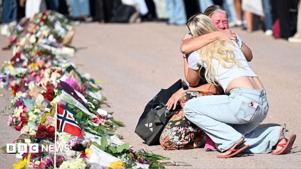 Norwegians lay flowers at palace as King Haralds condition worsens 3 Norwegians lay flowers at palace as King Harald's condition worsens