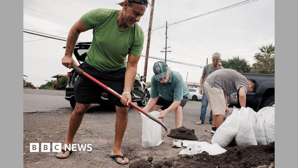 Storm Lala: Hawaii braces for potential first direct hit by a hurricane in 34 years 13 Storm Lala: Hawaii braces for potential first direct hit by a hurricane in 34 years