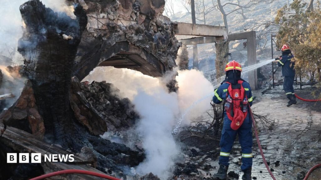 Two dead and hundreds evacuated as wildfires break out near Athens 4 Two dead and hundreds evacuated as wildfires break out near Athens