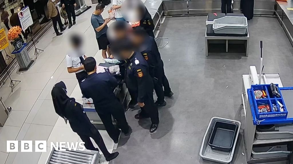 Pilot caught with 70,000 ecstasy pills at Indonesian airport 20 Pilot caught with 70,000 ecstasy pills at Indonesian airport