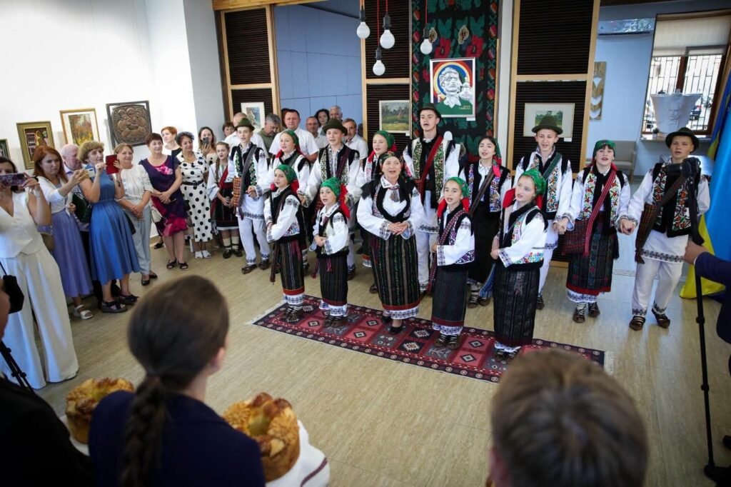 Ukraine Officially Celebrates Romanian Language Day for the First Time, Marked in Chernivtsi and Odesa 3 fb img 17882007442644581858481232129148