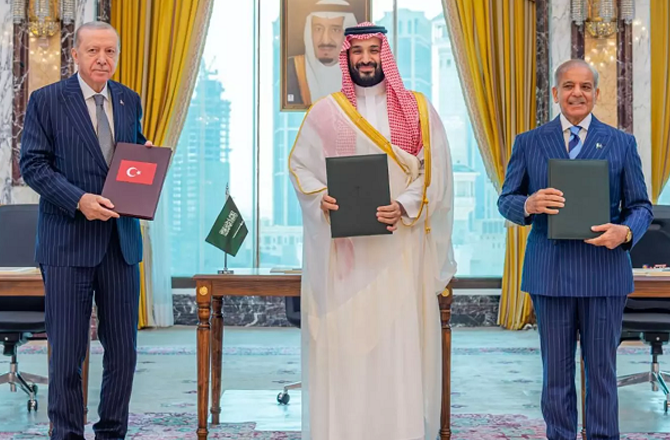 Turkey, Saudi Arabia, Pakistan Sign Historic Defense Pact: "An Attack on One Is an Attack on All, 4 pakstr 0708 d