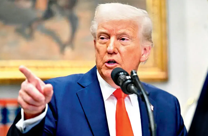 Trump open to ending Iran conflict without nuclear deal; focus now on reopening Strait of Hormuz 6 trump 10826 d