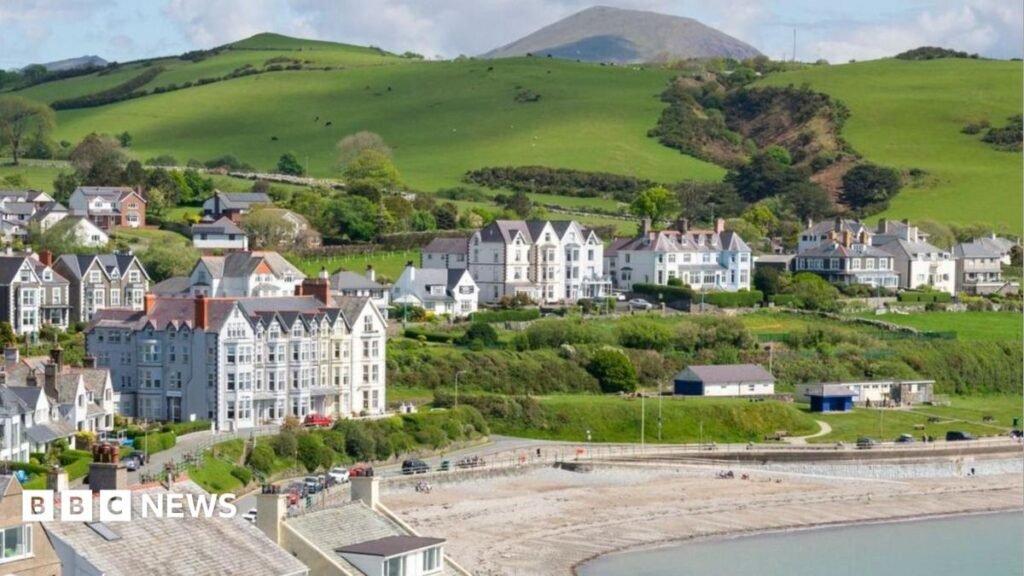 Tourism tax needs to be revisited in Wales, expert says 20 Tourism tax needs to be revisited in Wales, expert says
