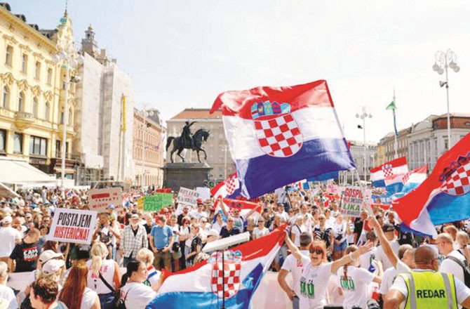 Croatia: Massive Protests Against Government Over Delay in Removing Thousands of Tons of Waste 20 coratia protest d