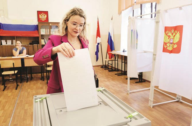 Russia Begins Parliamentary Elections, First Since Full-Scale Invasion of Ukraine 34 russia voting d