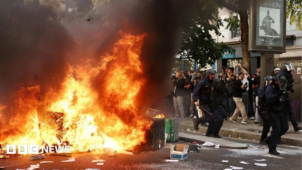 France halts use of stun grenades after boys hand blown off in student protests 25 France halts use of stun grenades after boy's hand blown off in student protests