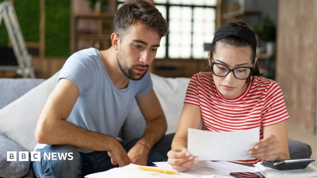 Tax thresholds remain unchanged - heres what it means for your pay 3 Tax thresholds remain unchanged - here's what it means for your pay