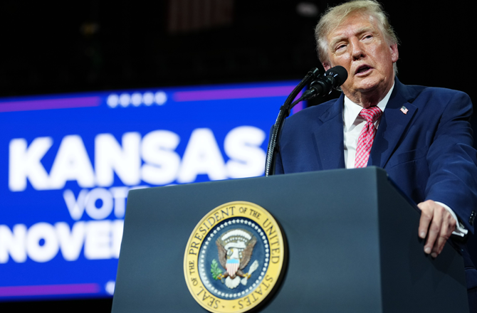 Trump signals possible exit from Iran, warns Europe over US support 4 Trump d 1