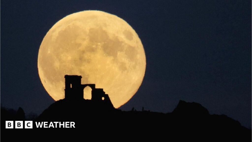 October full Moon: How and when to see the Hunters Moon 18 October full Moon: How and when to see the Hunter's Moon