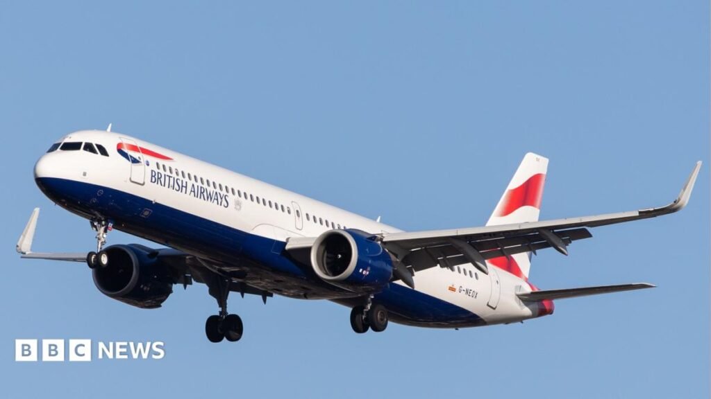 BA flight forced to turn back to Gatwick over cracked window 18 BA flight forced to turn back to Gatwick over cracked window
