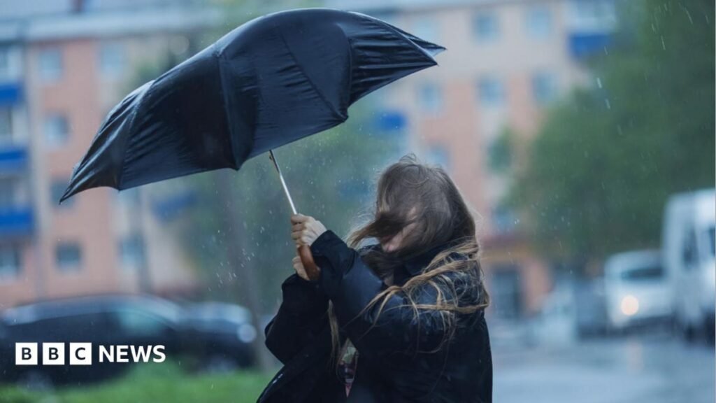 Weather: Irish weather warning ahead of Storm Austen 16 Weather: Irish weather warning ahead of Storm Austen