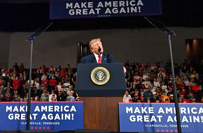 Trump proposes renaming Atlantic or Pacific Ocean as ‘Trump Ocean' 31 oceam 1210 d