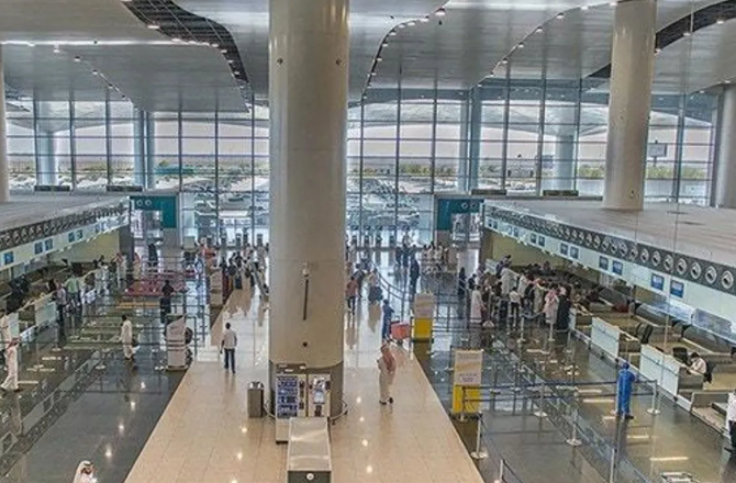 Saudi airport crisis hits Umrah travel; UAE bookings fall, Bangladeshi passengers affected 33 saudi 141026 d