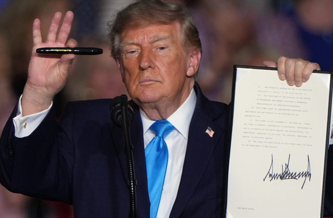 "I Should Get the Nobel Peace Prize": Trump Repeats Claim, Admits Doubts About His Chances 4 trump 081026 d
