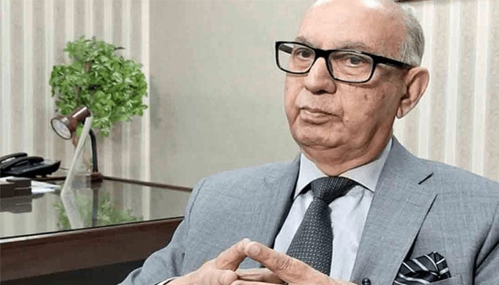 بانی اور پی ٹی آئی میں فاصلہ ہے، عرفان صدیقی