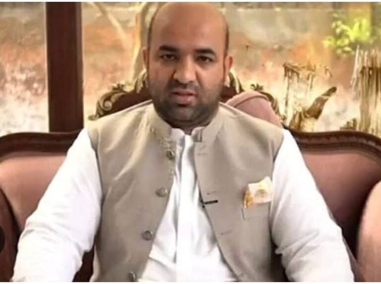 پنجاب میں آٹھویں جماعت کے بورڈ امتحانات بحال کرنے کا فیصلہ گریڈ 8 کے امتحانات پیکٹا لے گا، اگلے 30 دن میں لائحہ عمل تیار کرنے کی ہدایت: وزیر تعلیم
