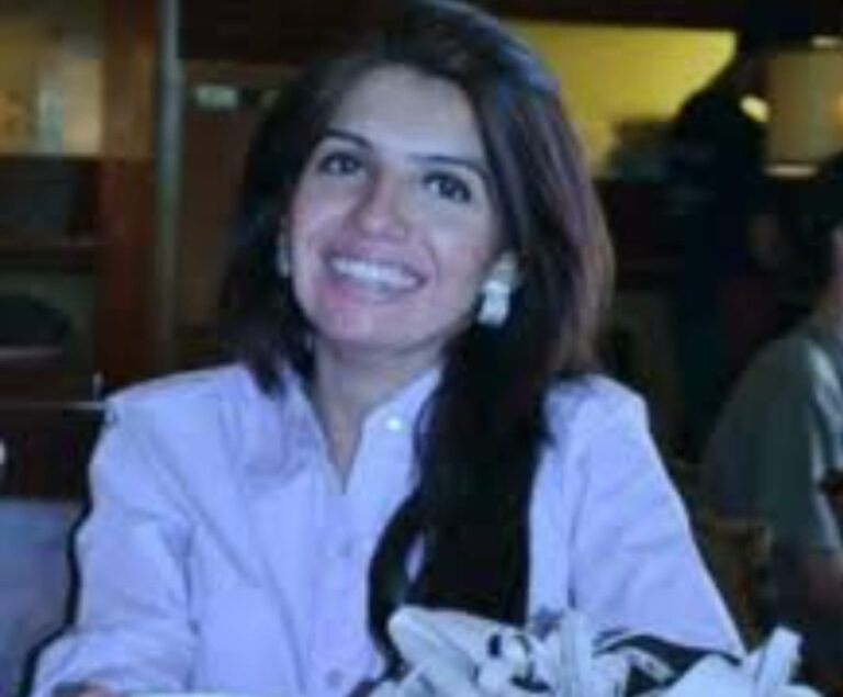 عالیہ حمزہ کا پی ٹی آئی اجلاس اور 90 روزہ تحریک پر سوالیہ ردعمل