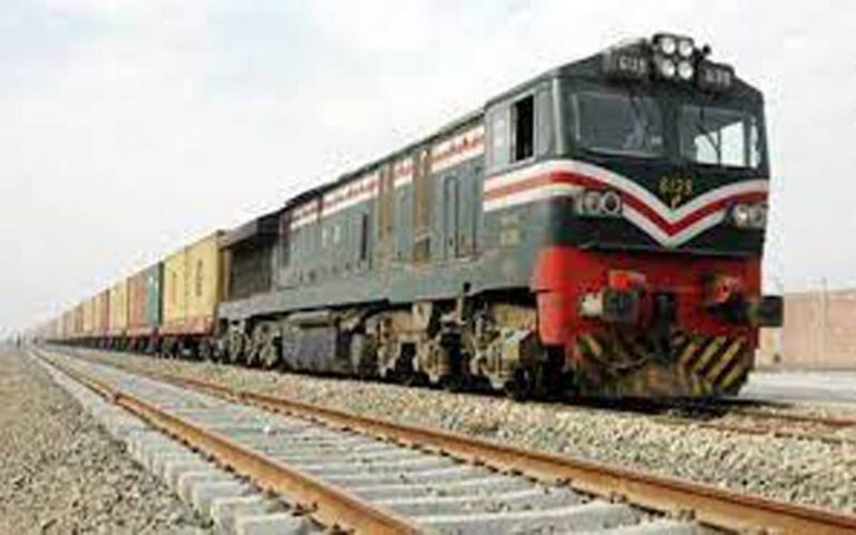 پاکستان اور روس کے درمیان مال بردار ٹرین چلانے کی تیاریاں آخری مراحل میں داخل